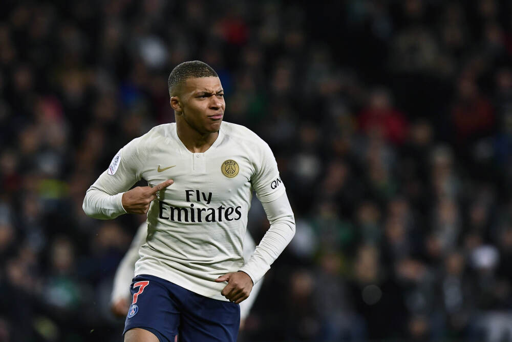 创业板指跌幅收窄至1%以内，开盘一度跌超2%